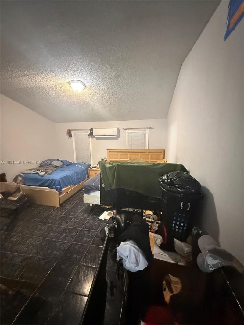 1143 NW 27th St , Miami, FL 33127 Photo