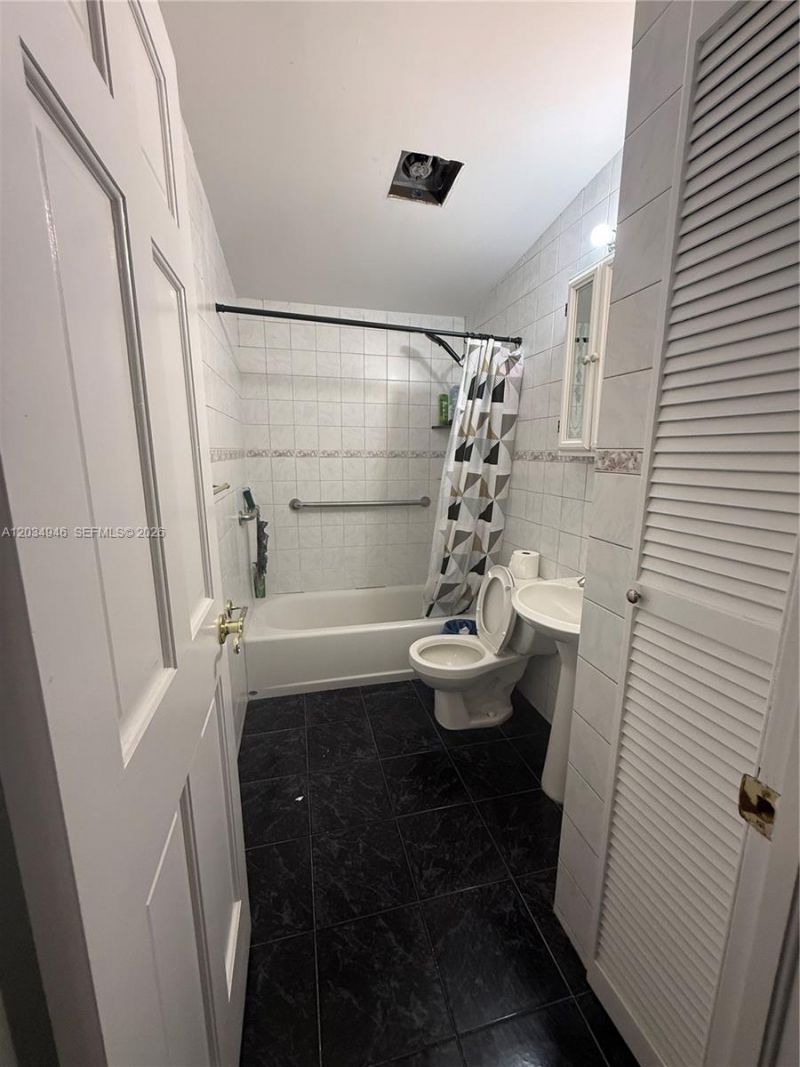 1143 NW 27th St , Miami, FL 33127 Photo