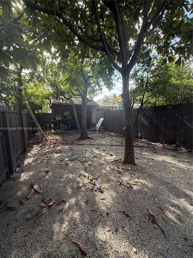 1143 NW 27th St , Miami, FL 33127 Photo