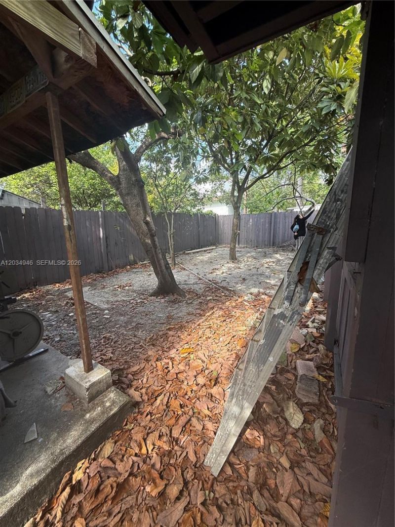 1143 NW 27th St , Miami, FL 33127 Photo