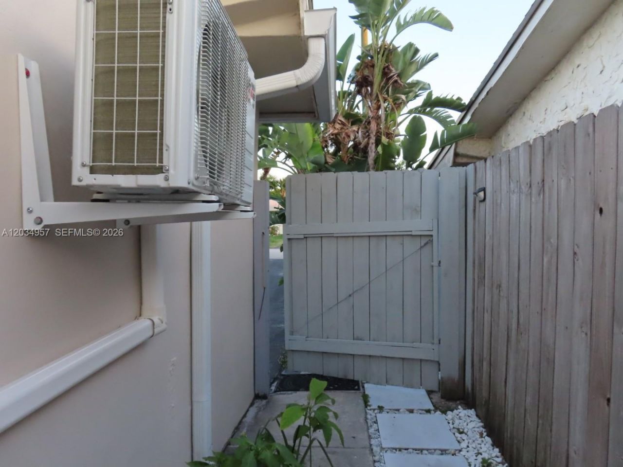 8571 NW 11th St , Unit REAR, Pembroke Pines, FL 33024 Photo