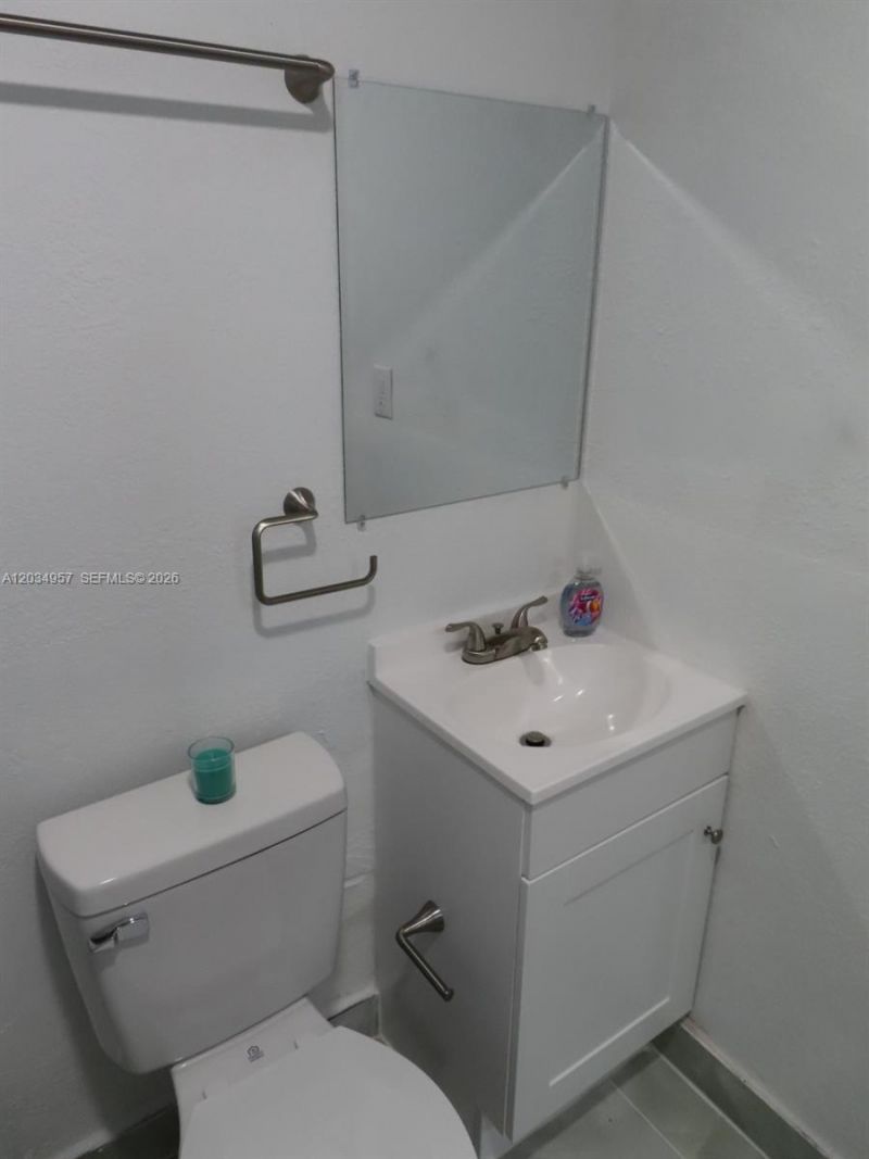 8571 NW 11th St , Unit REAR, Pembroke Pines, FL 33024 Photo