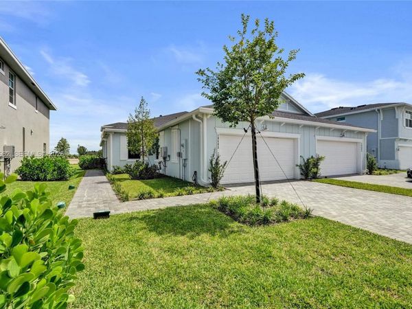 19593 Whispering Creek Rd , Loxahatchee, FL 33470