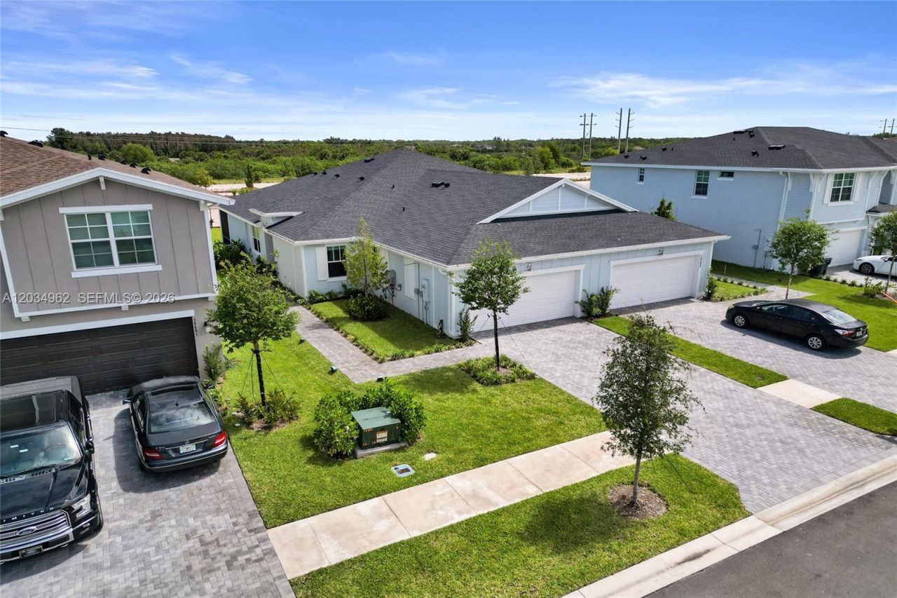 19593 Whispering Creek Rd , Loxahatchee, FL 33470 Photo