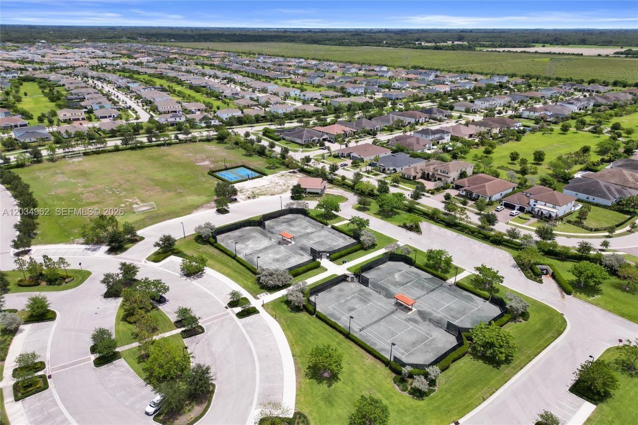 19593 Whispering Creek Rd , Loxahatchee, FL 33470 Photo