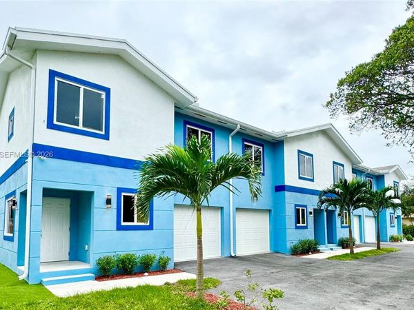 932 NW 2nd St , Fort Lauderdale, FL 33311