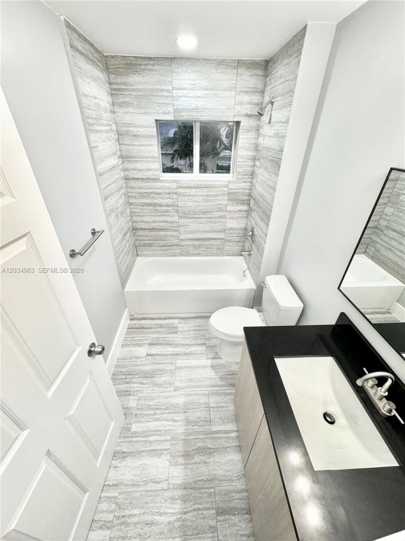 932 NW 2nd St , Fort Lauderdale, FL 33311 Photo