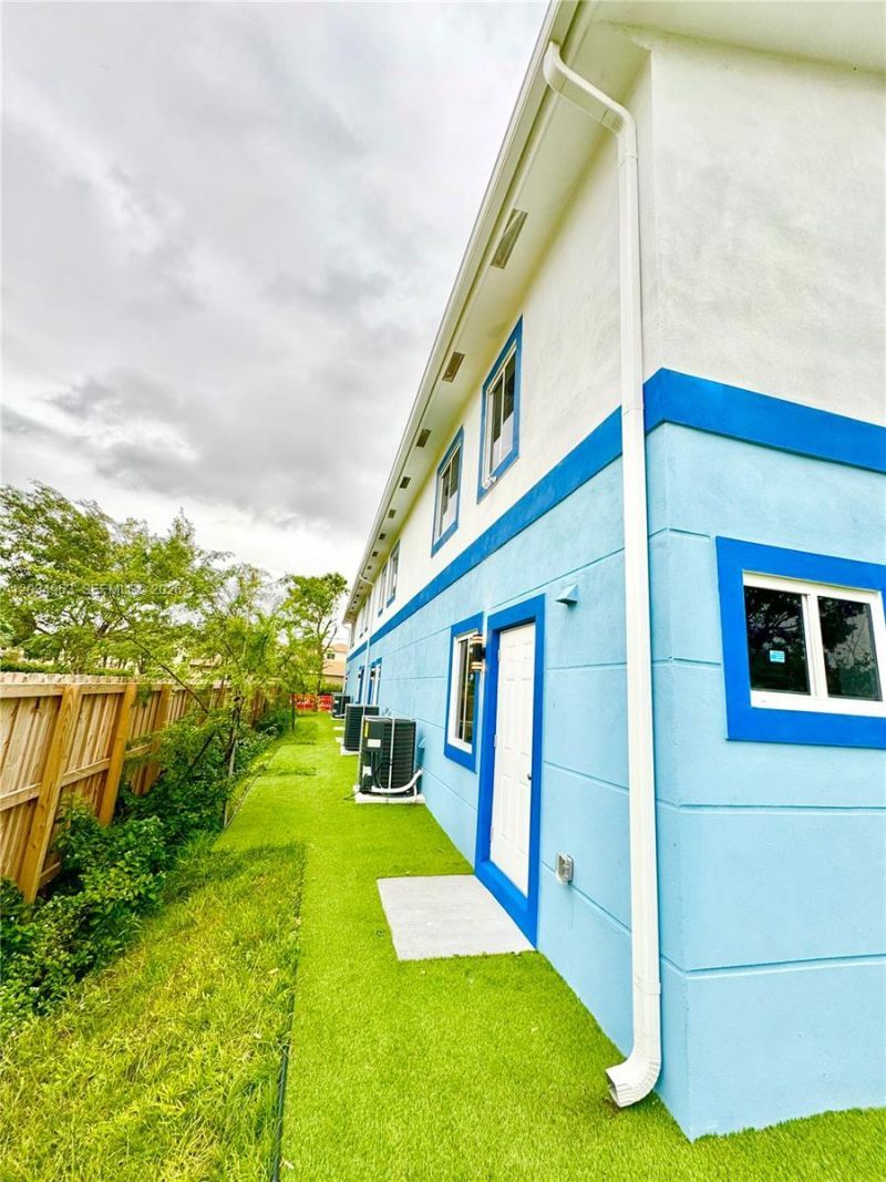 932 NW 2nd St , Fort Lauderdale, FL 33311 Photo