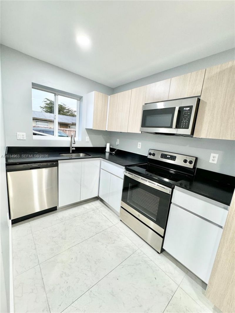 932 NW 2nd St , Fort Lauderdale, FL 33311 Photo