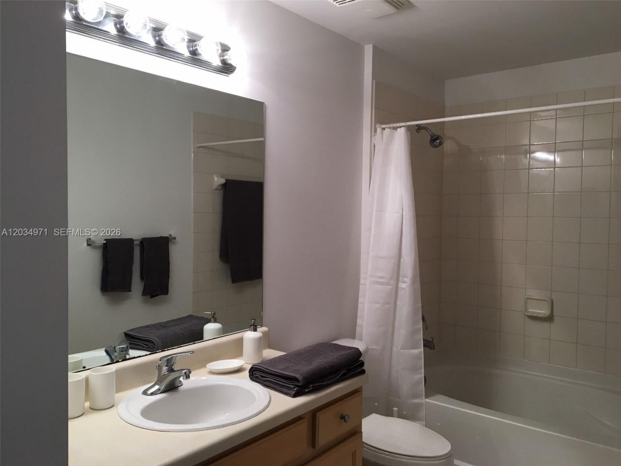 6001 SW 70th St , Unit 335, South Miami, FL 33143 Photo