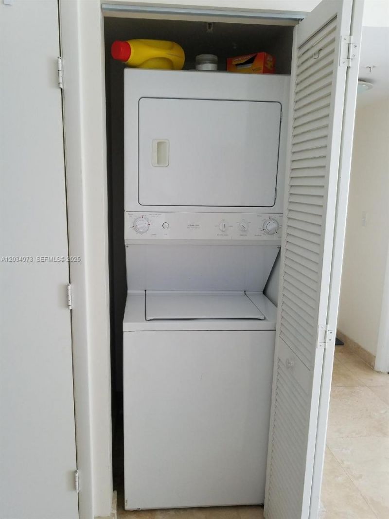 31 SE 5th St , Unit 2205, Miami, FL 33131 Photo