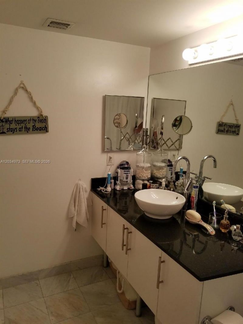 31 SE 5th St , Unit 2205, Miami, FL 33131 Photo
