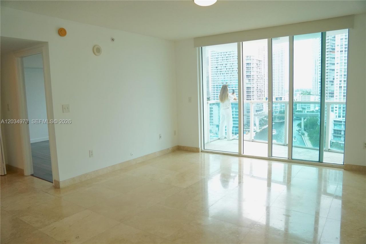 31 SE 5th St, Unit 2205, Miami, FL 33131 Photo