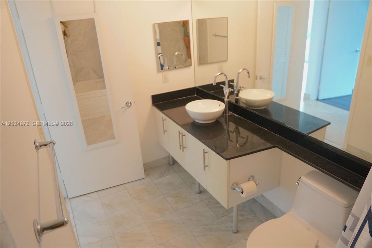 31 SE 5th St, Unit 2205, Miami, FL 33131 Photo