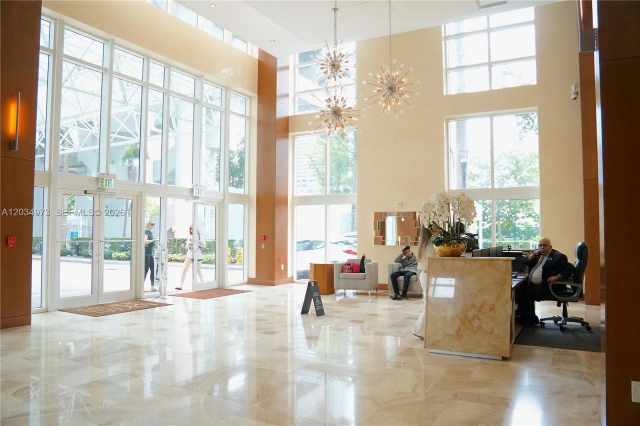 31 SE 5th St, Unit 2205, Miami, FL 33131 Photo