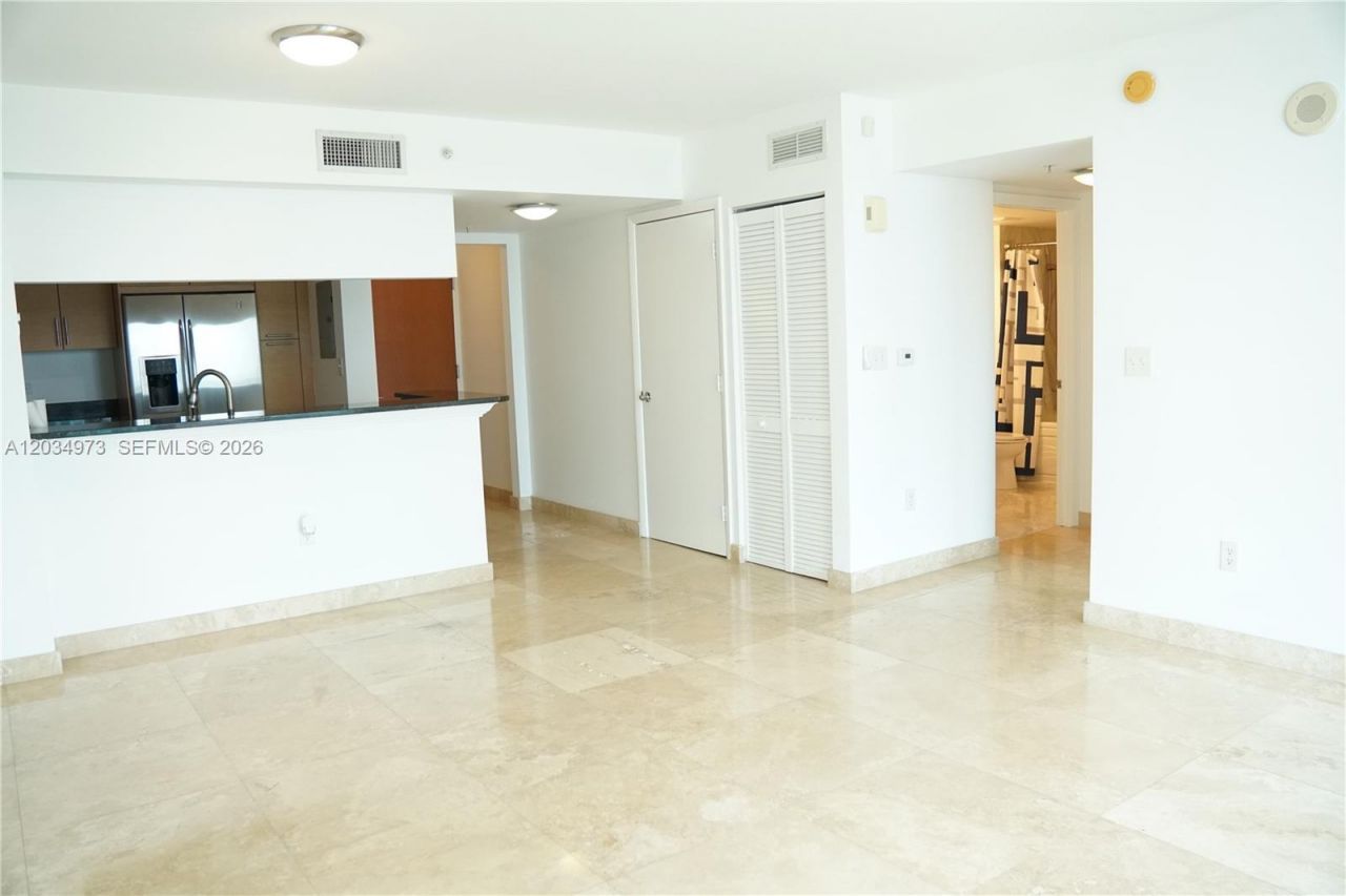 31 SE 5th St, Unit 2205, Miami, FL 33131 Photo