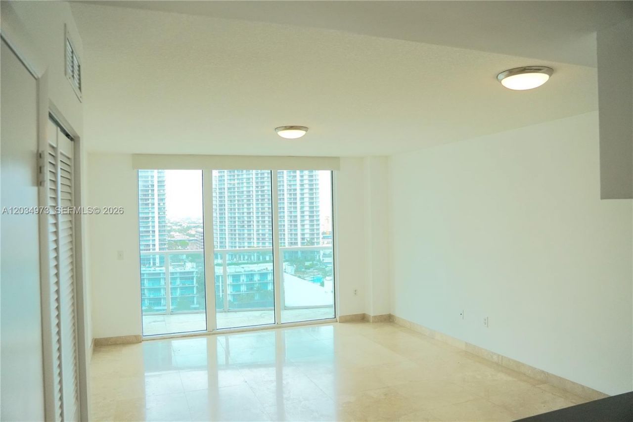 31 SE 5th St, Unit 2205, Miami, FL 33131 Photo