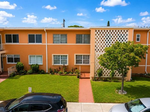 3550 SW 9th Ter , Unit 8B, Miami, FL 33135