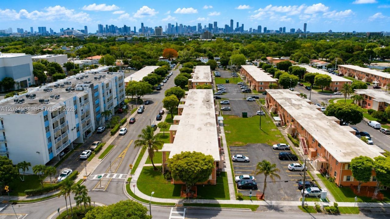 3550 SW 9th Ter , Unit 8B, Miami, FL 33135 Photo