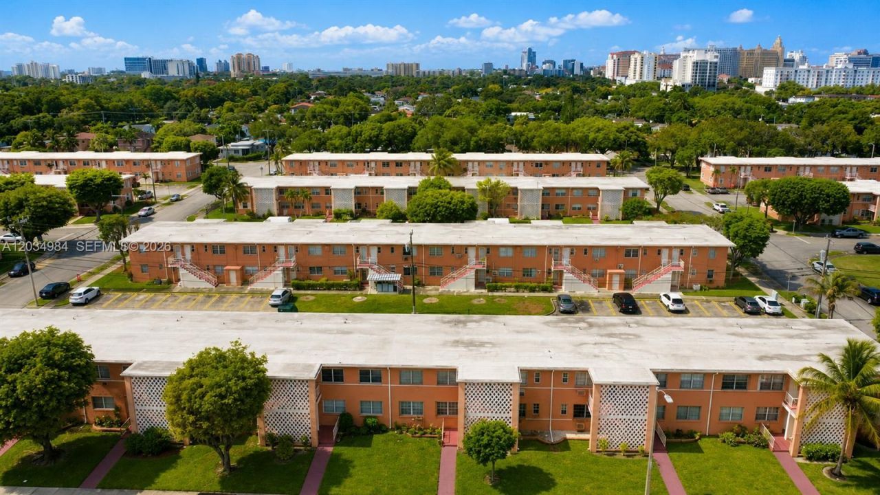 3550 SW 9th Ter , Unit 8B, Miami, FL 33135 Photo