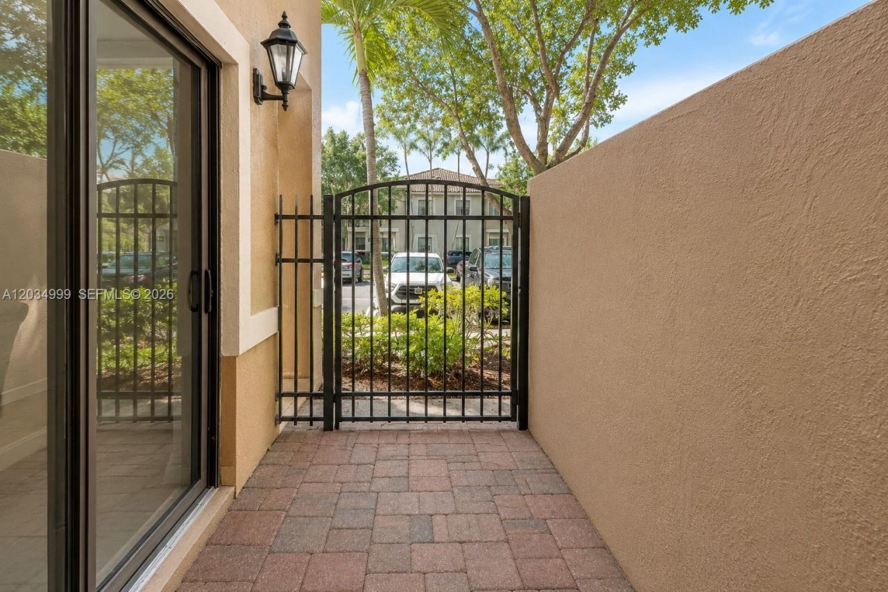 22511 SW 88th Pl, Unit 6-24, Cutler Bay, FL 33190 Photo