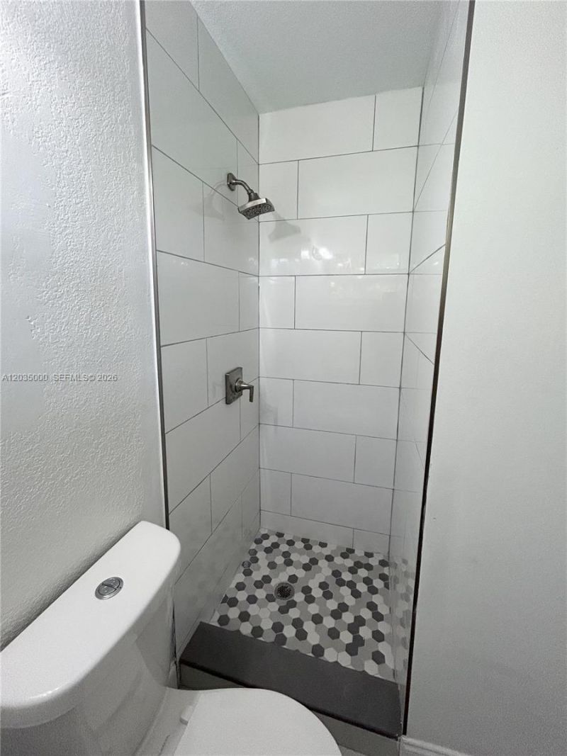 1265 SW 6th St , Unit 16, Miami, FL 33135 Photo