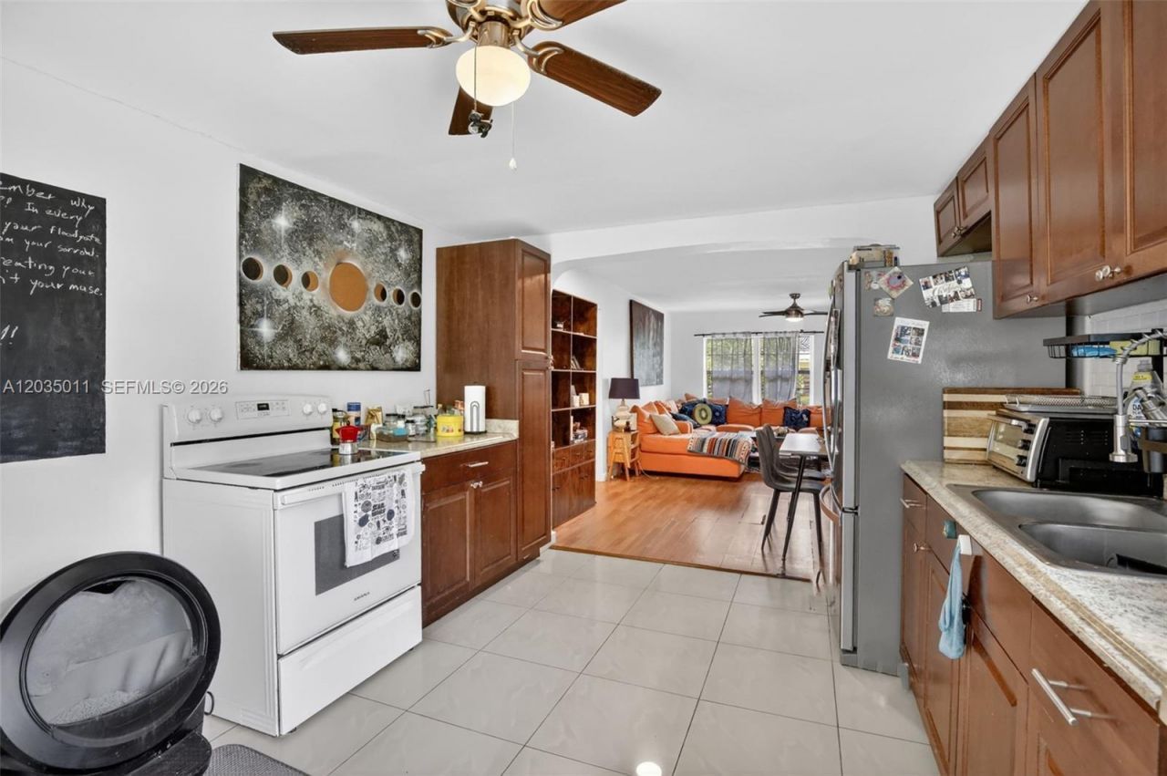 6238 Hayes St , Hollywood, FL 33024 Photo