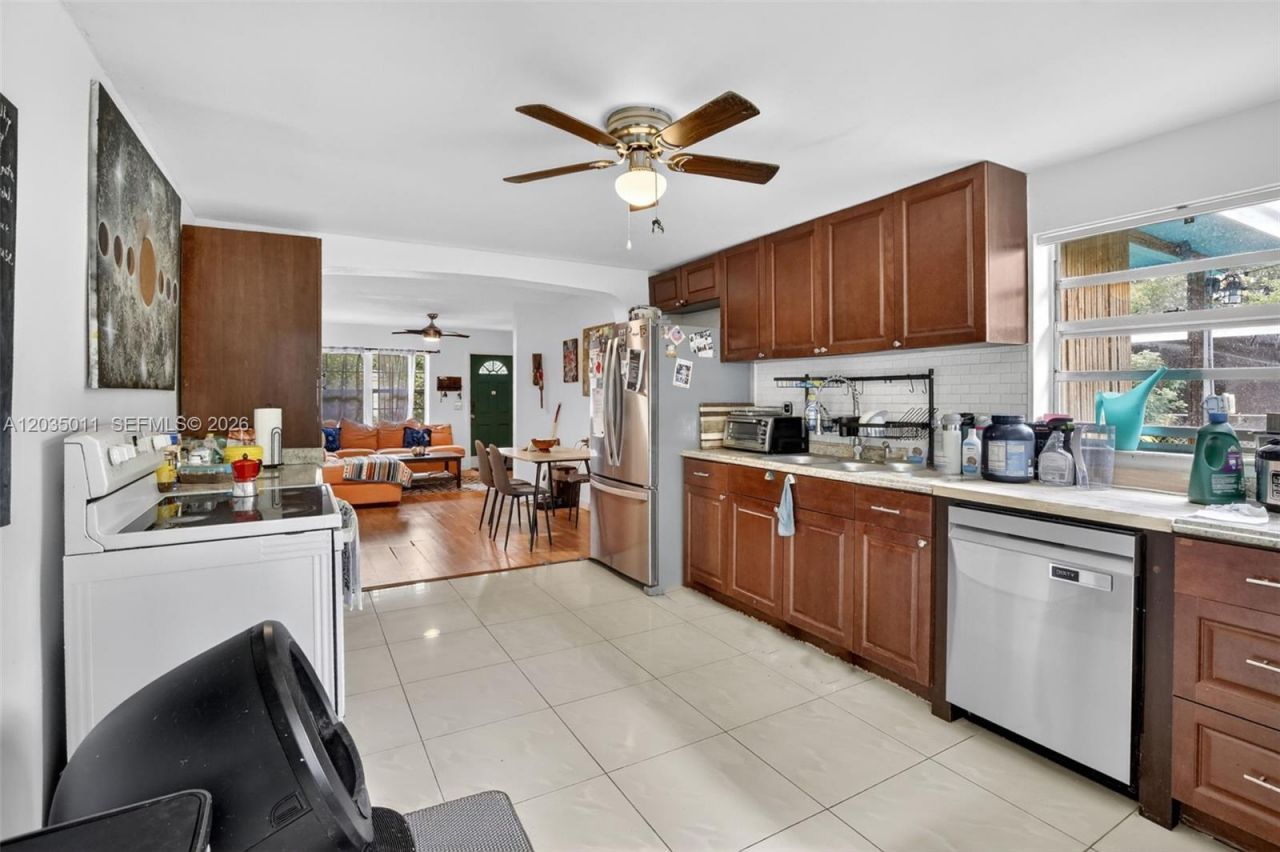 6238 Hayes St , Hollywood, FL 33024 Photo