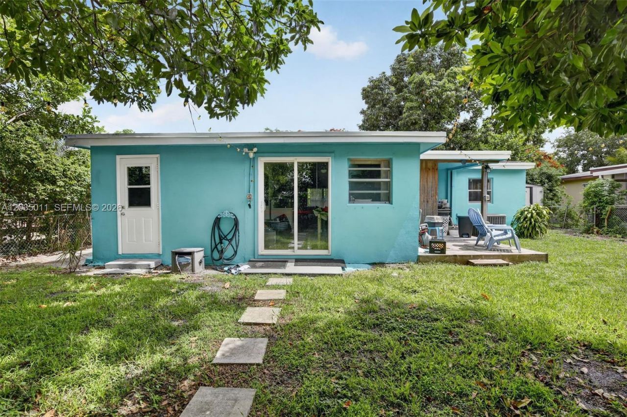 6238 Hayes St , Hollywood, FL 33024 Photo
