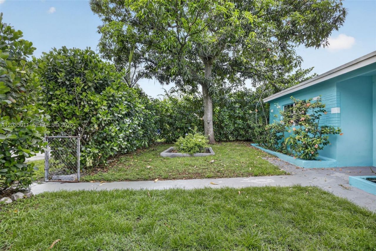 6238 Hayes St , Hollywood, FL 33024 Photo