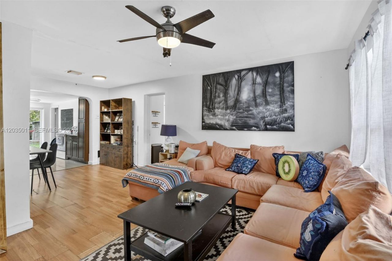 6238 Hayes St , Hollywood, FL 33024 Photo