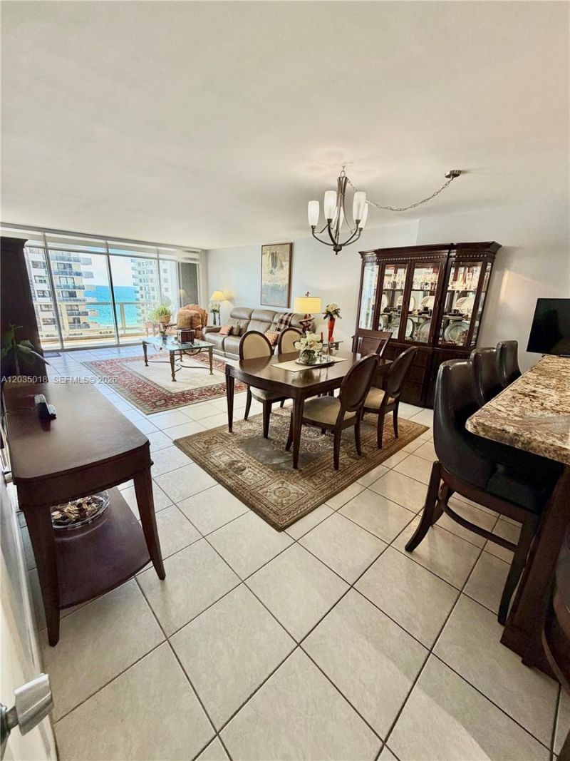 5700 Collins Ave , Unit 14M, Miami Beach, FL 33140 Photo