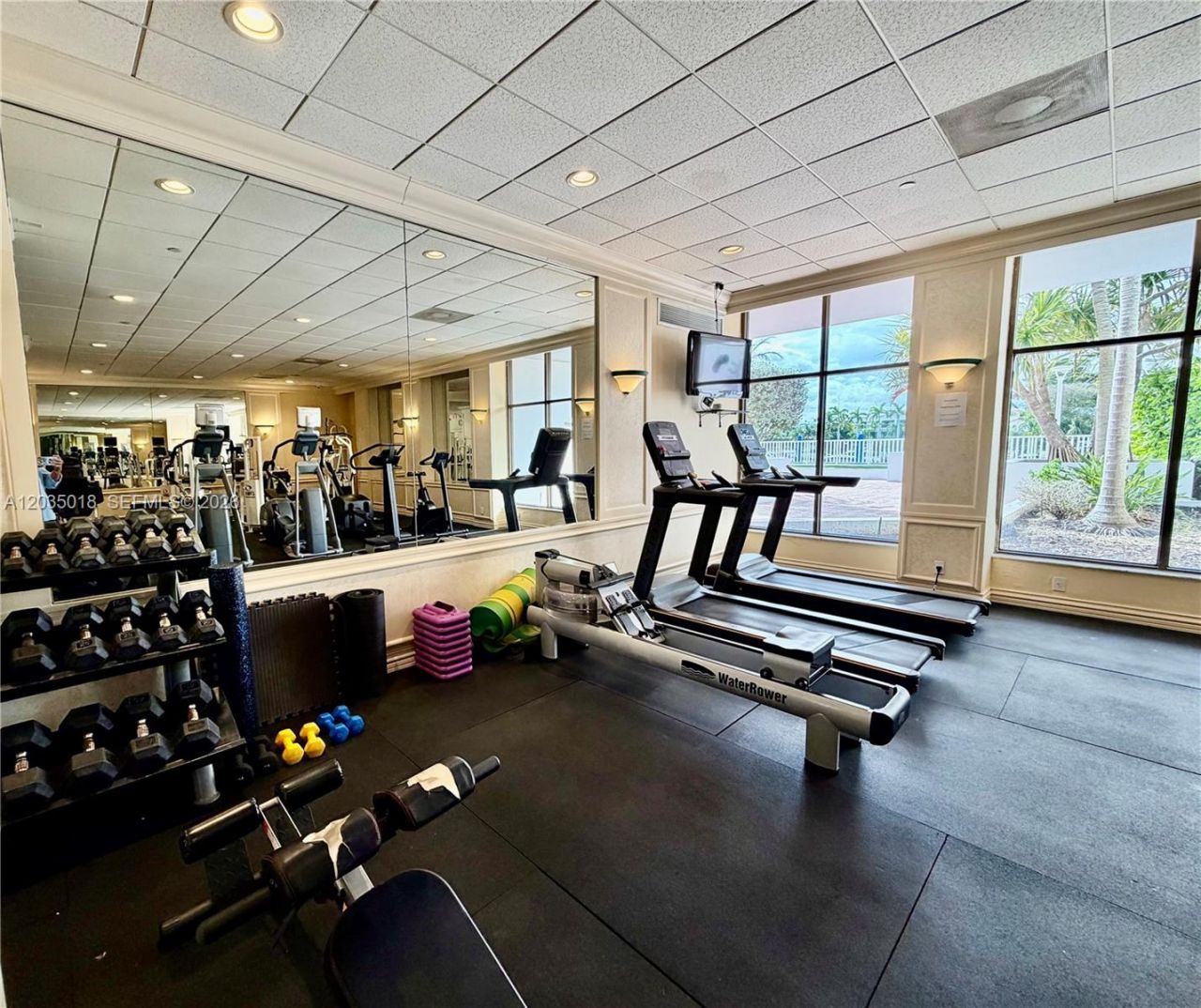 5700 Collins Ave , Unit 14M, Miami Beach, FL 33140 Photo