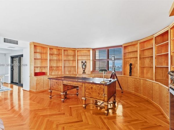 1800 NE 114th St , Unit 2204, Miami, FL 33181