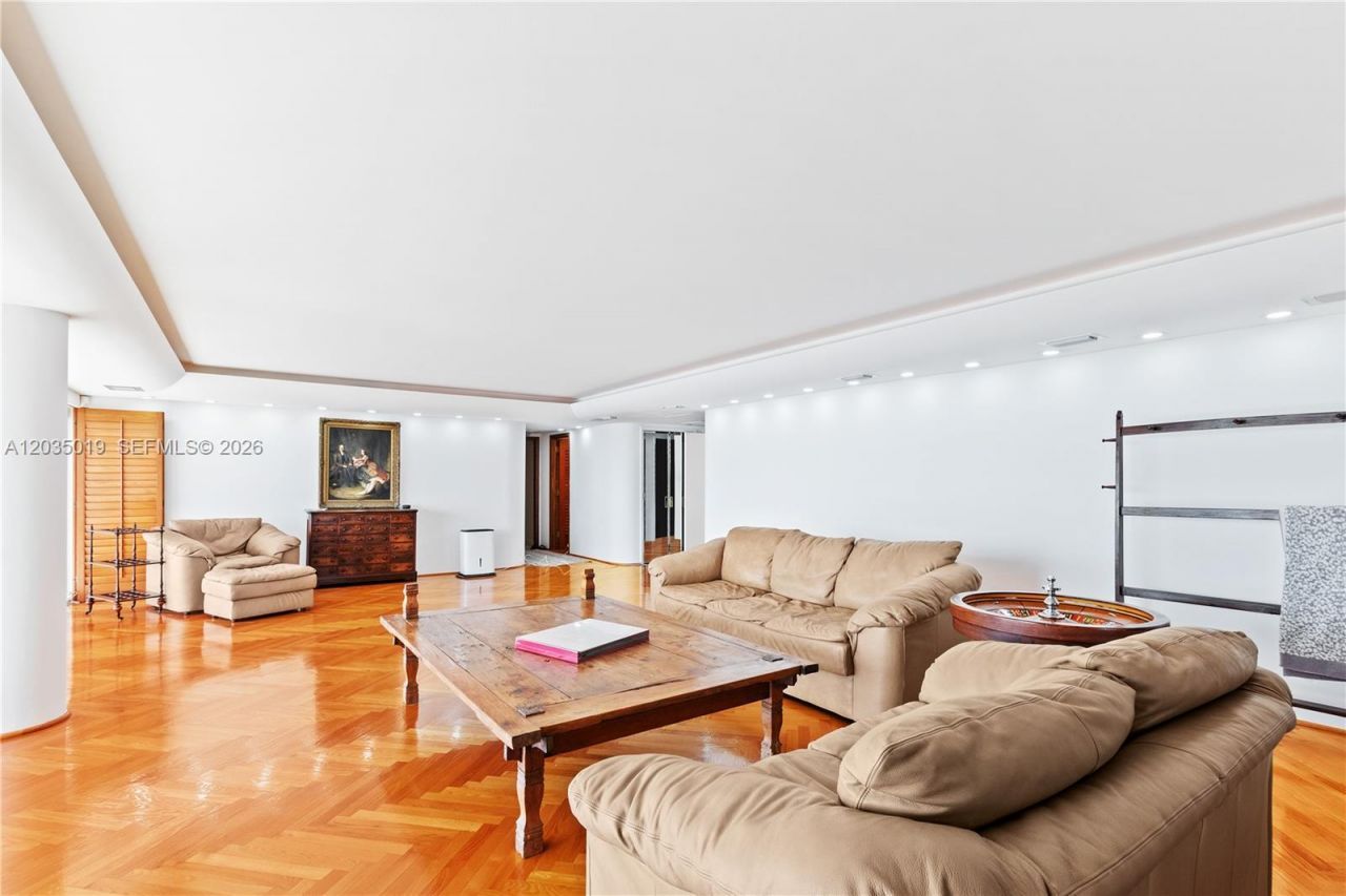 1800 NE 114th St , Unit 2204, Miami, FL 33181 Photo