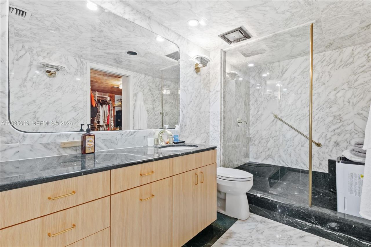 1800 NE 114th St , Unit 2204, Miami, FL 33181 Photo