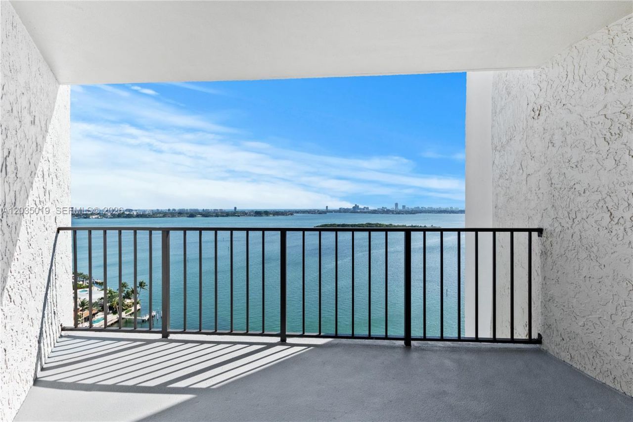 1800 NE 114th St , Unit 2204, Miami, FL 33181 Photo