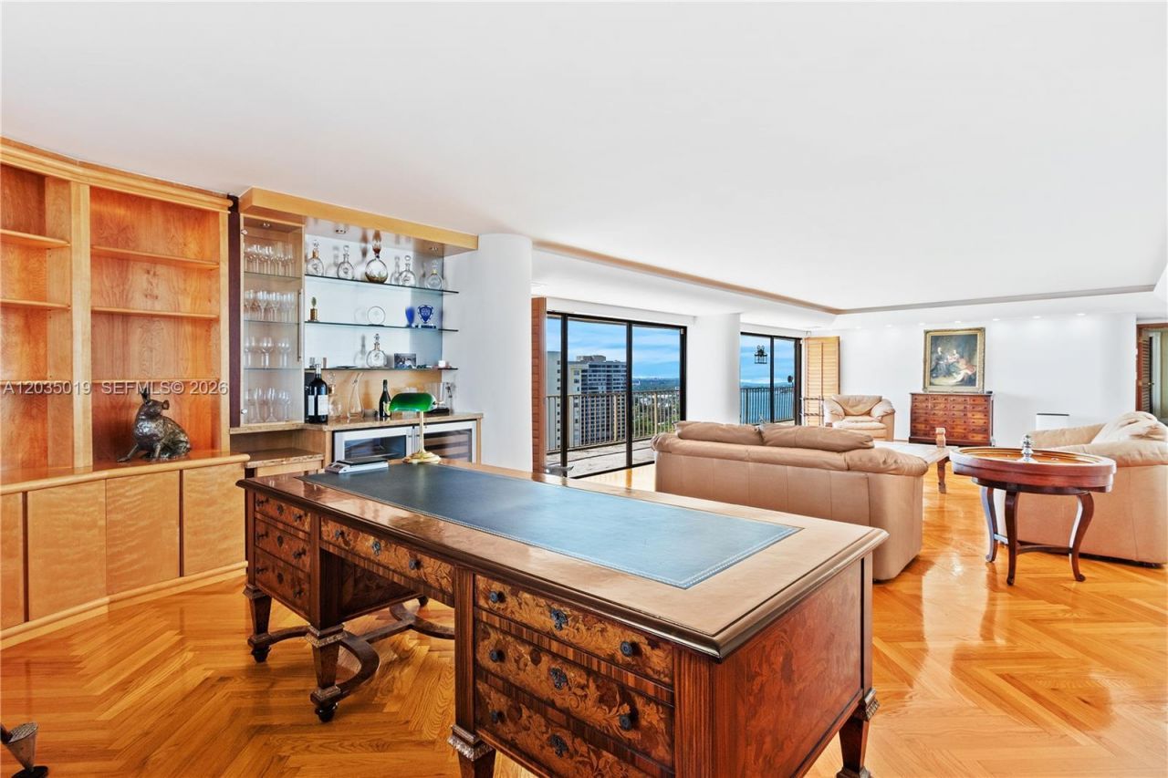 1800 NE 114th St , Unit 2204, Miami, FL 33181 Photo