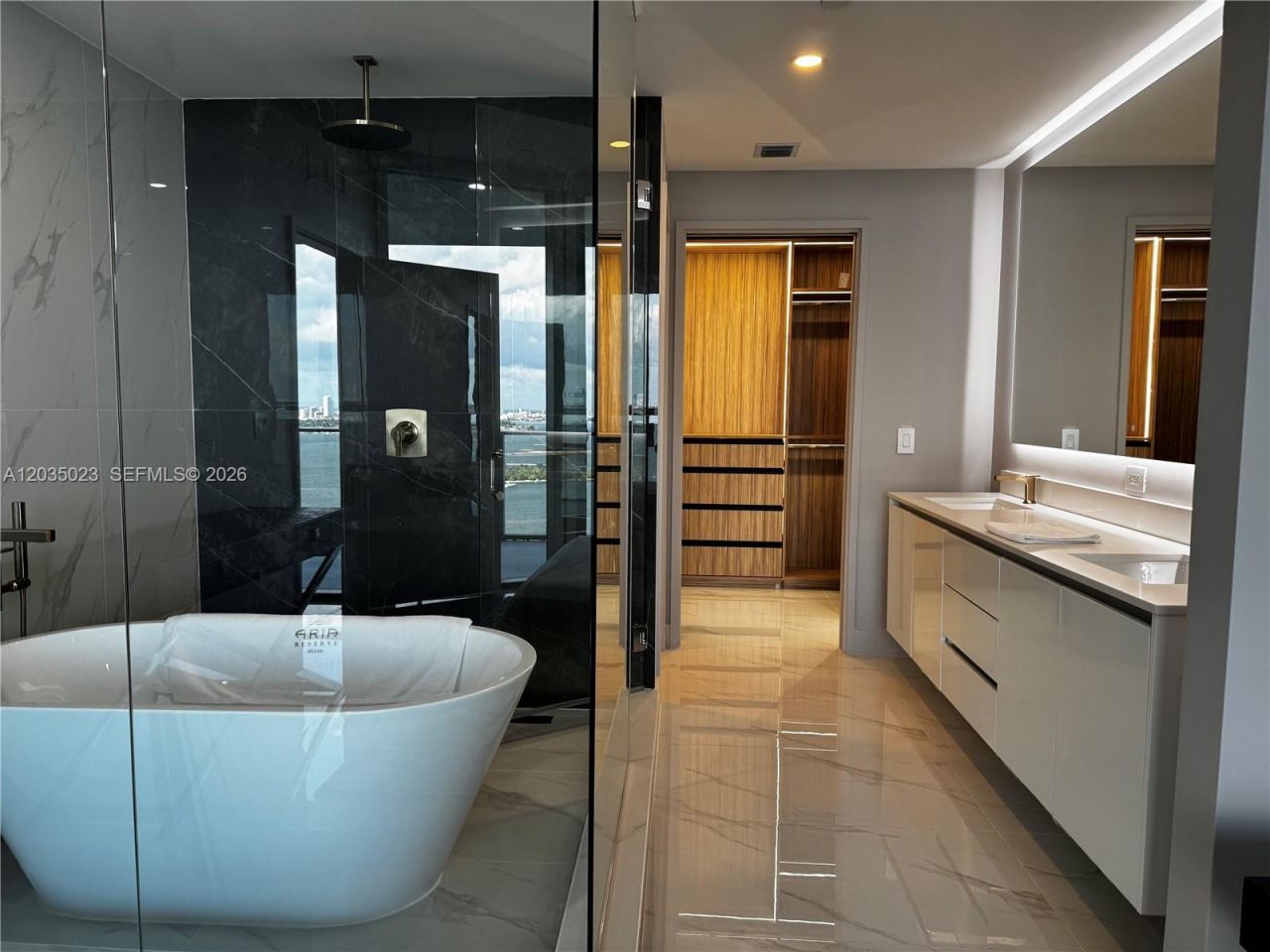 700 NE 24 , Unit 2206, Miami, FL 33137 Photo