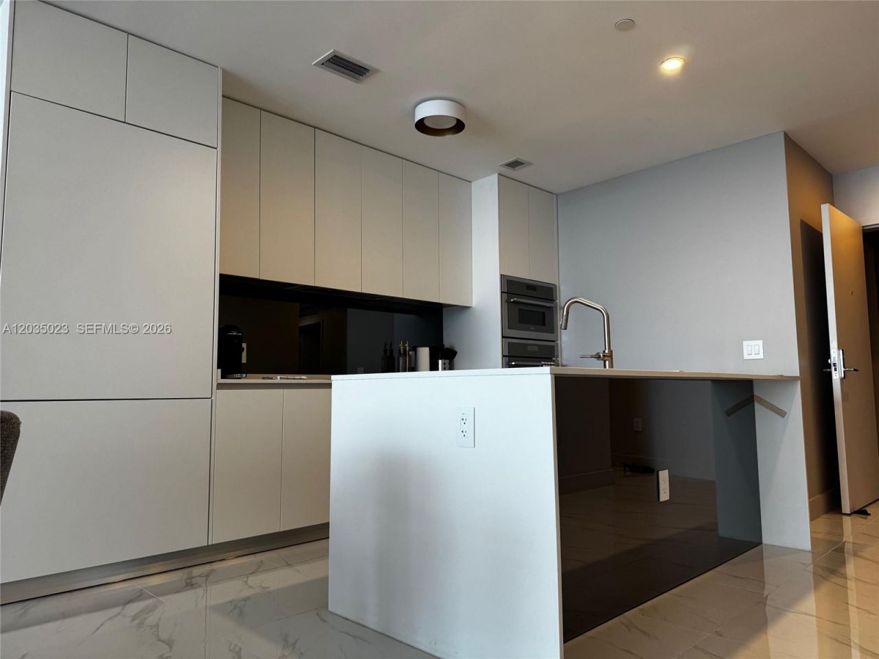 700 NE 24 , Unit 2206, Miami, FL 33137 Photo