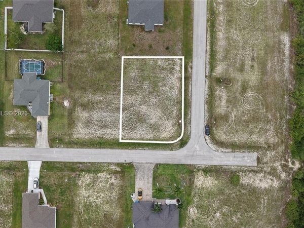 2009 NW 2ND AVE , Cape Coral, FL 33993