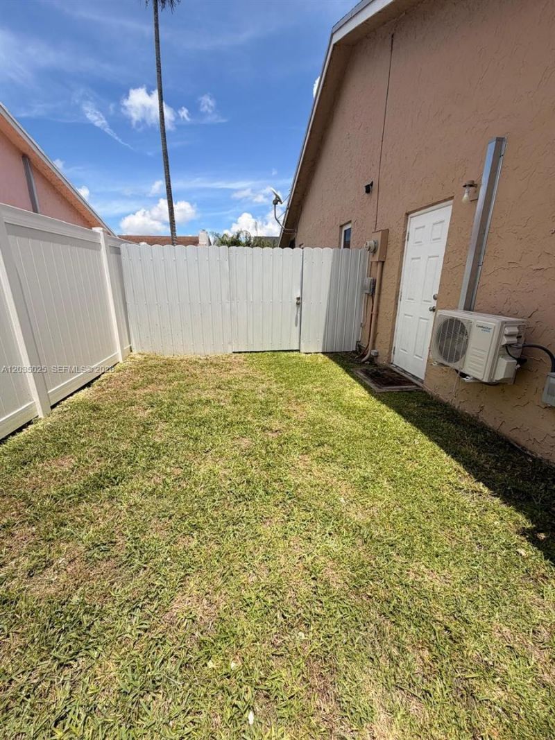 11931 SW 132nd Ave , Unit Efficiency, Miami, FL 33186 Photo