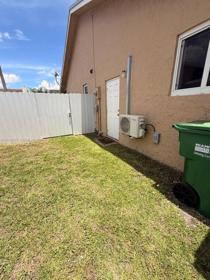 11931 SW 132nd Ave , Unit Efficiency, Miami, FL 33186 Photo