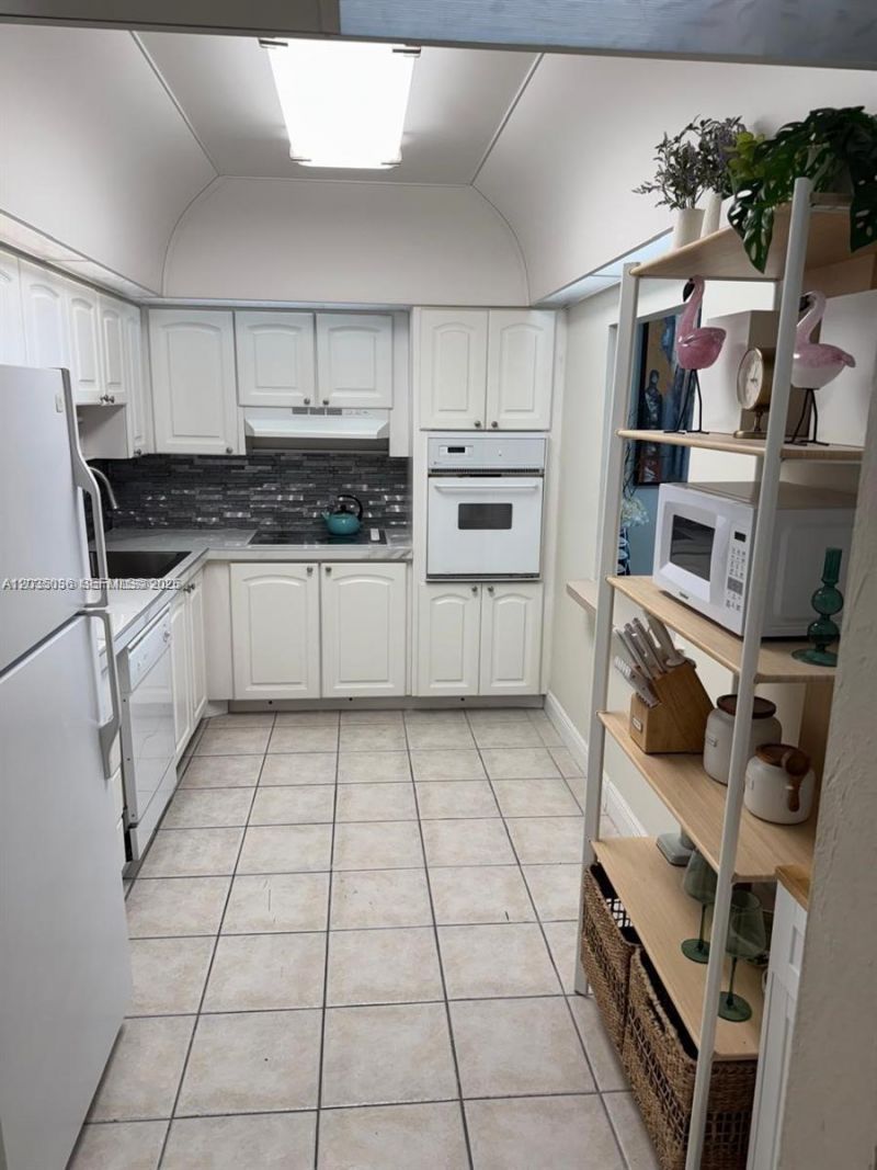19380 Collins Ave , Unit 707, Sunny Isles Beach, FL 33160 Photo