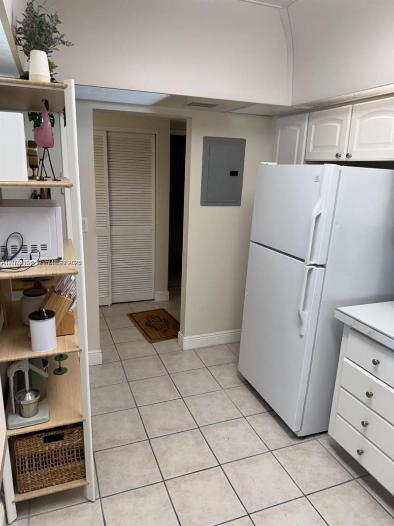 19380 Collins Ave , Unit 707, Sunny Isles Beach, FL 33160 Photo