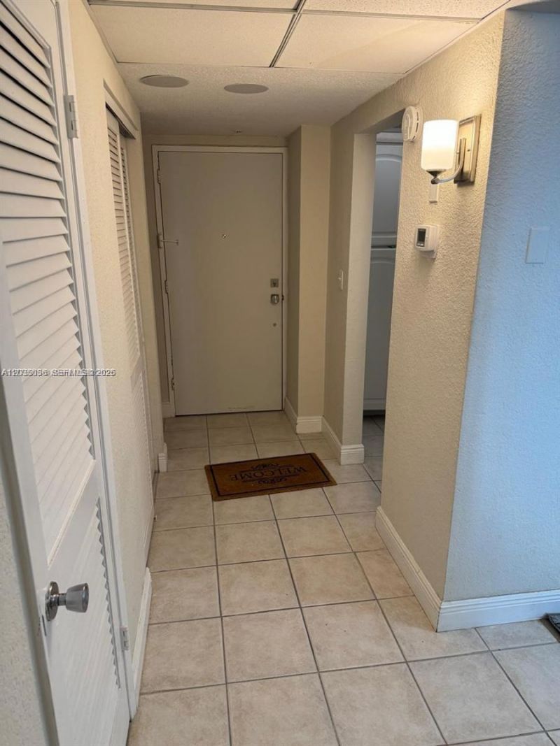 19380 Collins Ave , Unit 707, Sunny Isles Beach, FL 33160 Photo