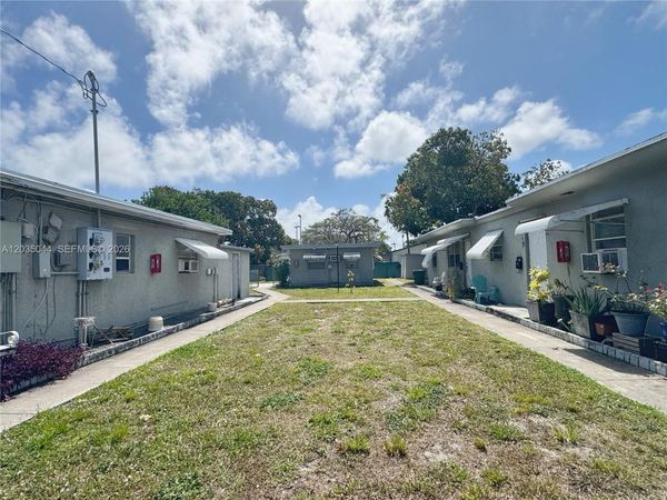 124 SE 4th St , Unit 2, Hallandale Beach, FL 33009