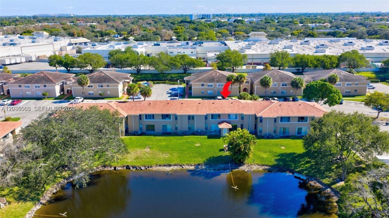 908 Twin Lakes Dr , Unit 8-C, Coral Springs, FL 33071 Photo