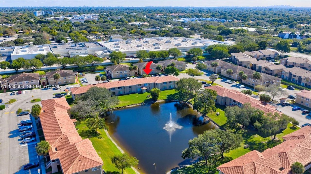908 Twin Lakes Dr , Unit 8-C, Coral Springs, FL 33071 Photo
