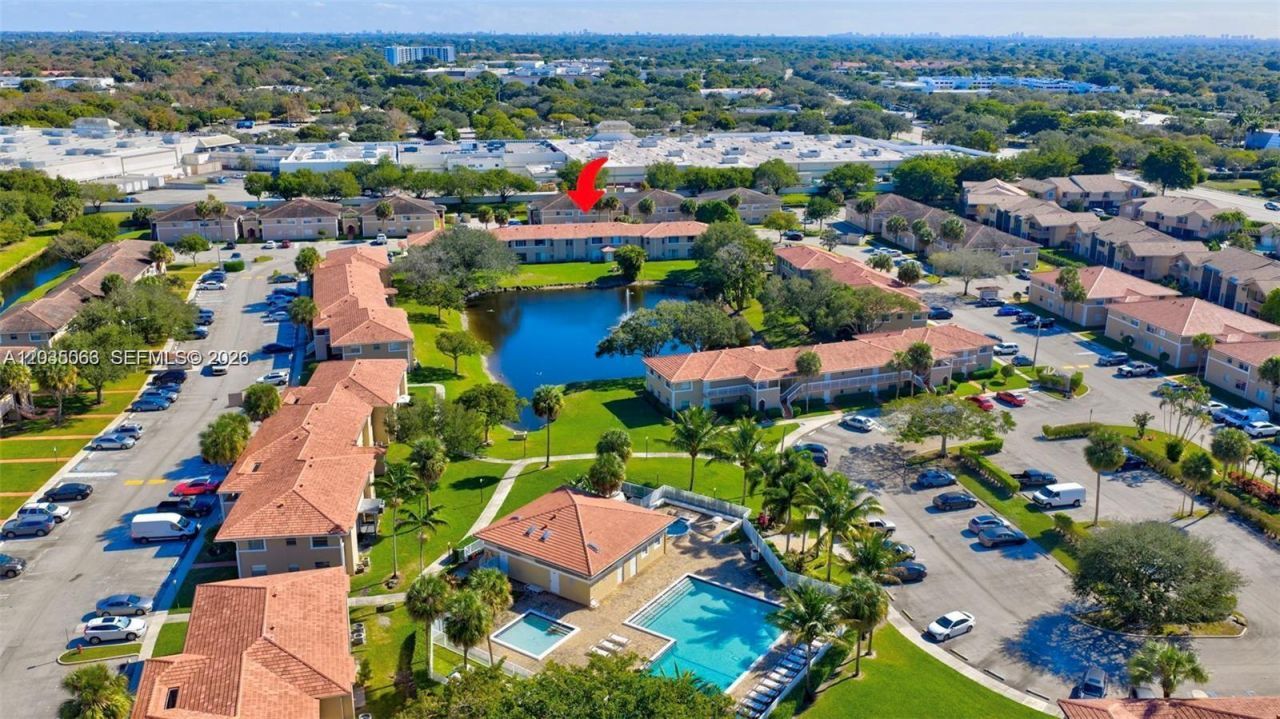 908 Twin Lakes Dr , Unit 8-C, Coral Springs, FL 33071 Photo